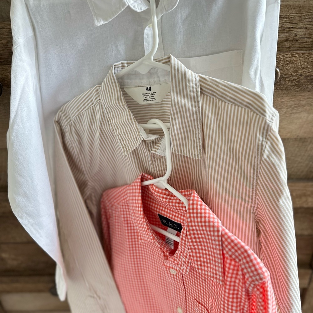 Button down shirta and a pair of pants